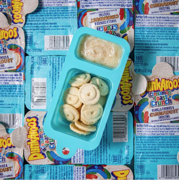 Dunkaroos Cinnamon Toast Crunch Vanilla Cookies and Cinnadust Frosti